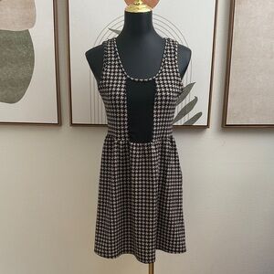 3/$10 Peppermint Black and Tan Cream Houndstooth Mesh Neckline Mini Dress